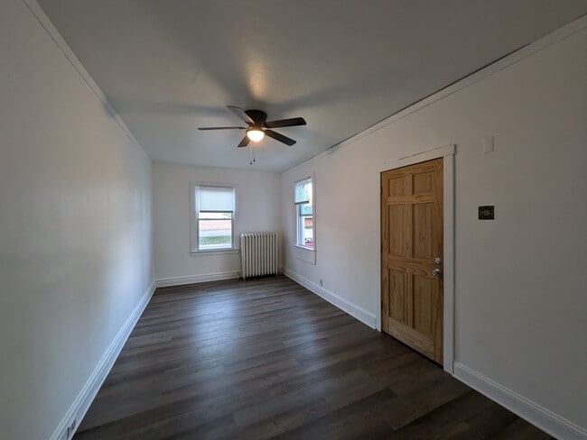 Building Photo - 1112 Hartrey Ave