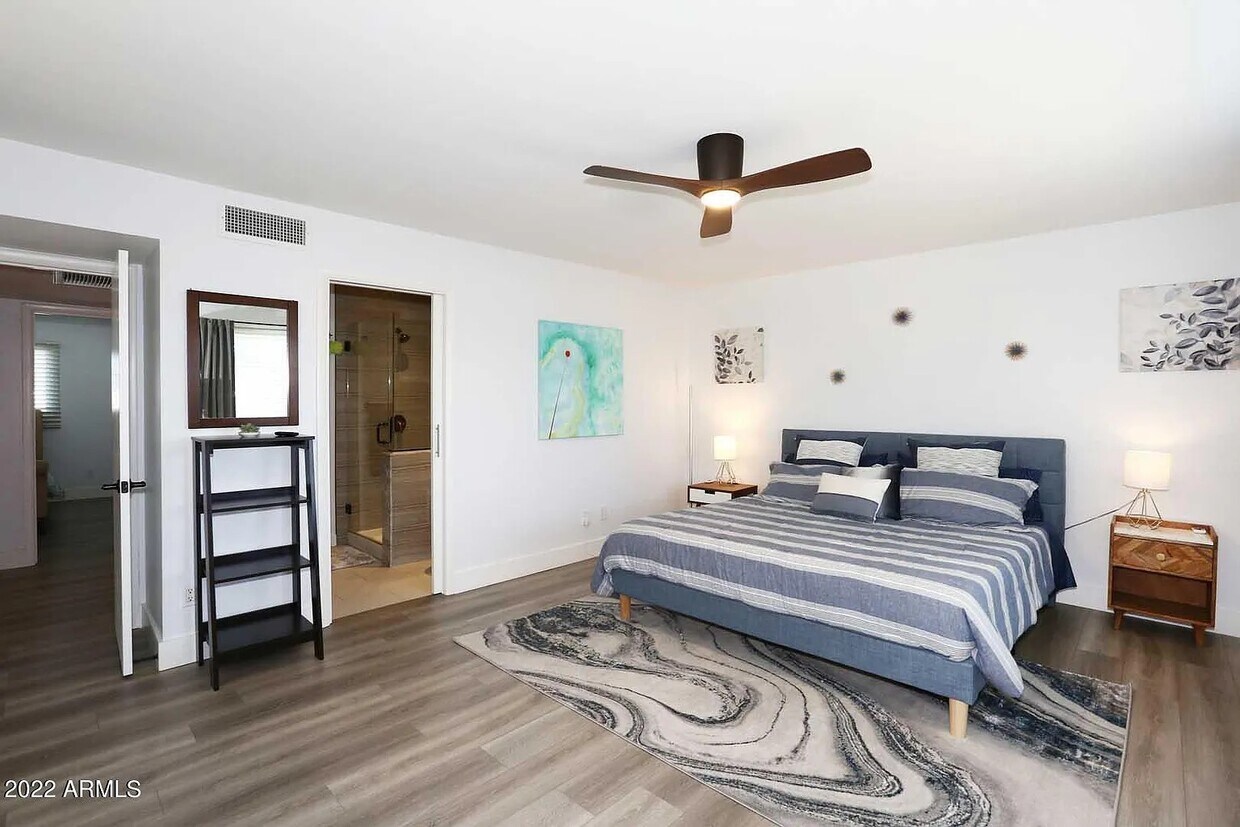 Foto principal - 8237 E Orange Blossom Ln