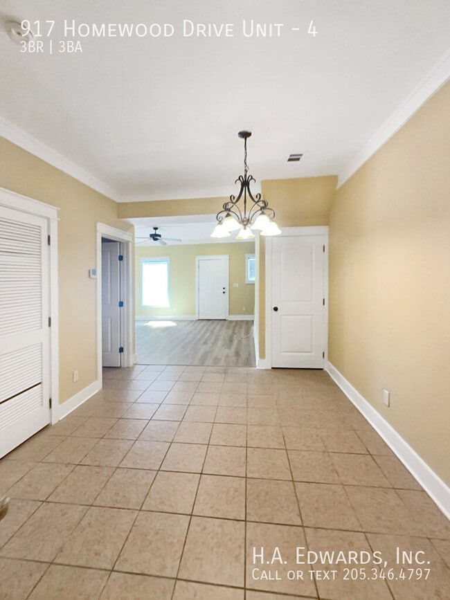 Building Photo - 917 Homewood Dr