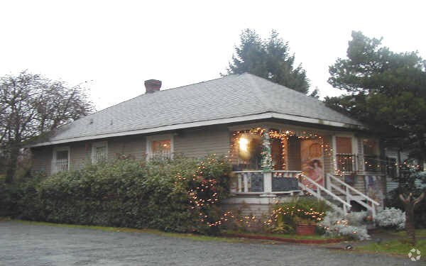 Primary Photo - 2818 E Madison St