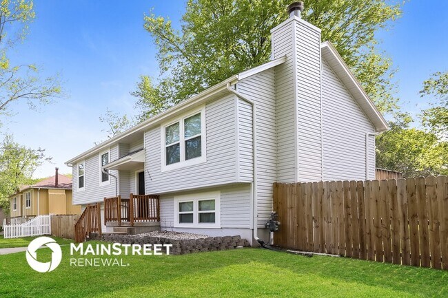 Building Photo - 15504 Vicie Ave