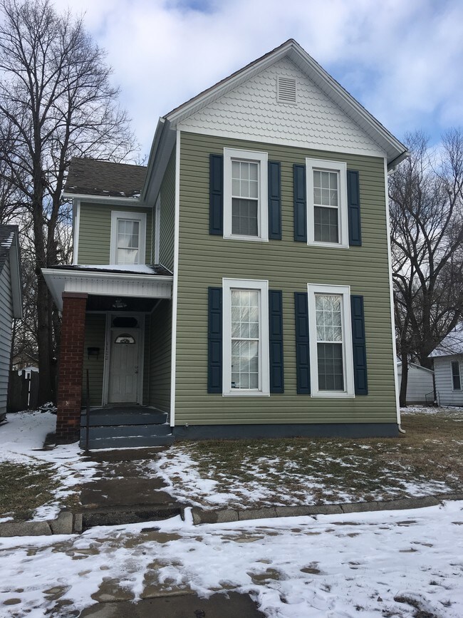 Exterior - 1122 S 4th St
