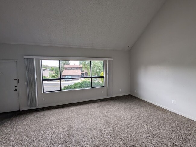 Foto del edificio - 3525 Country Club Dr