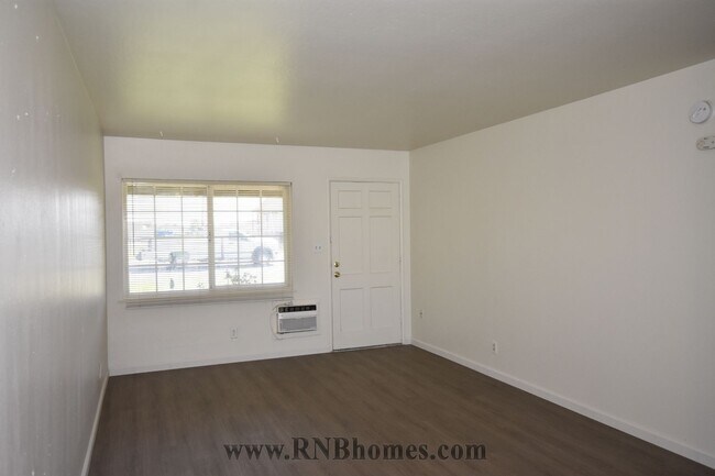 Building Photo - 2101 Bell Ave