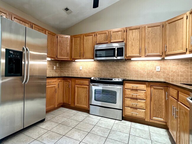Foto del edificio - 328 Cypress St