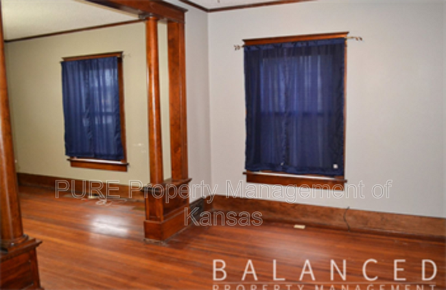 Building Photo - 910 SW 3rd St