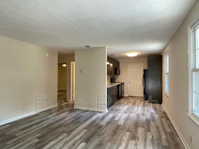 1200 Currey Rd Unit Apt B