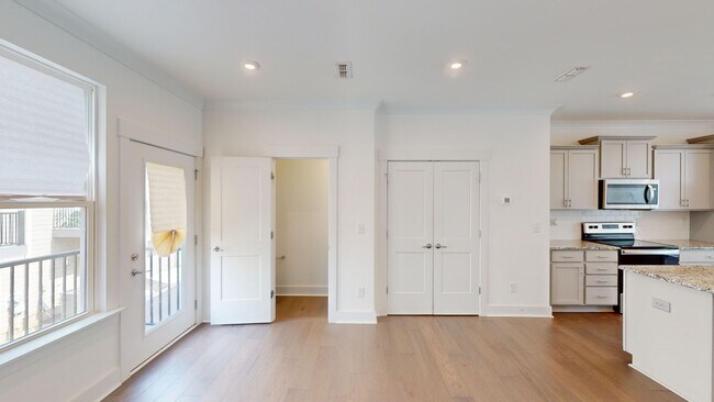 Foto del edificio - 1457 Briar Creek Rd