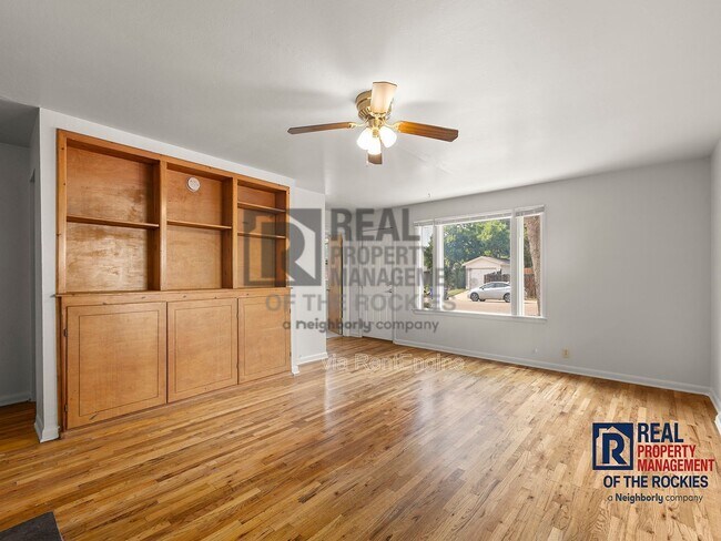 Building Photo - 1401 Broadview Pl