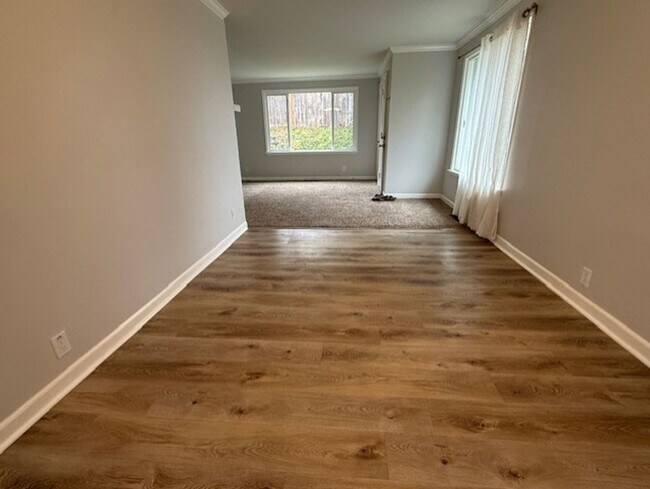 Building Photo - Alfi 23801 Duplex - Mountlake Terrace