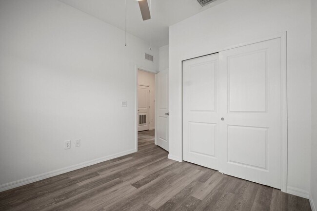 Building Photo - 4718-4718 29th St SW