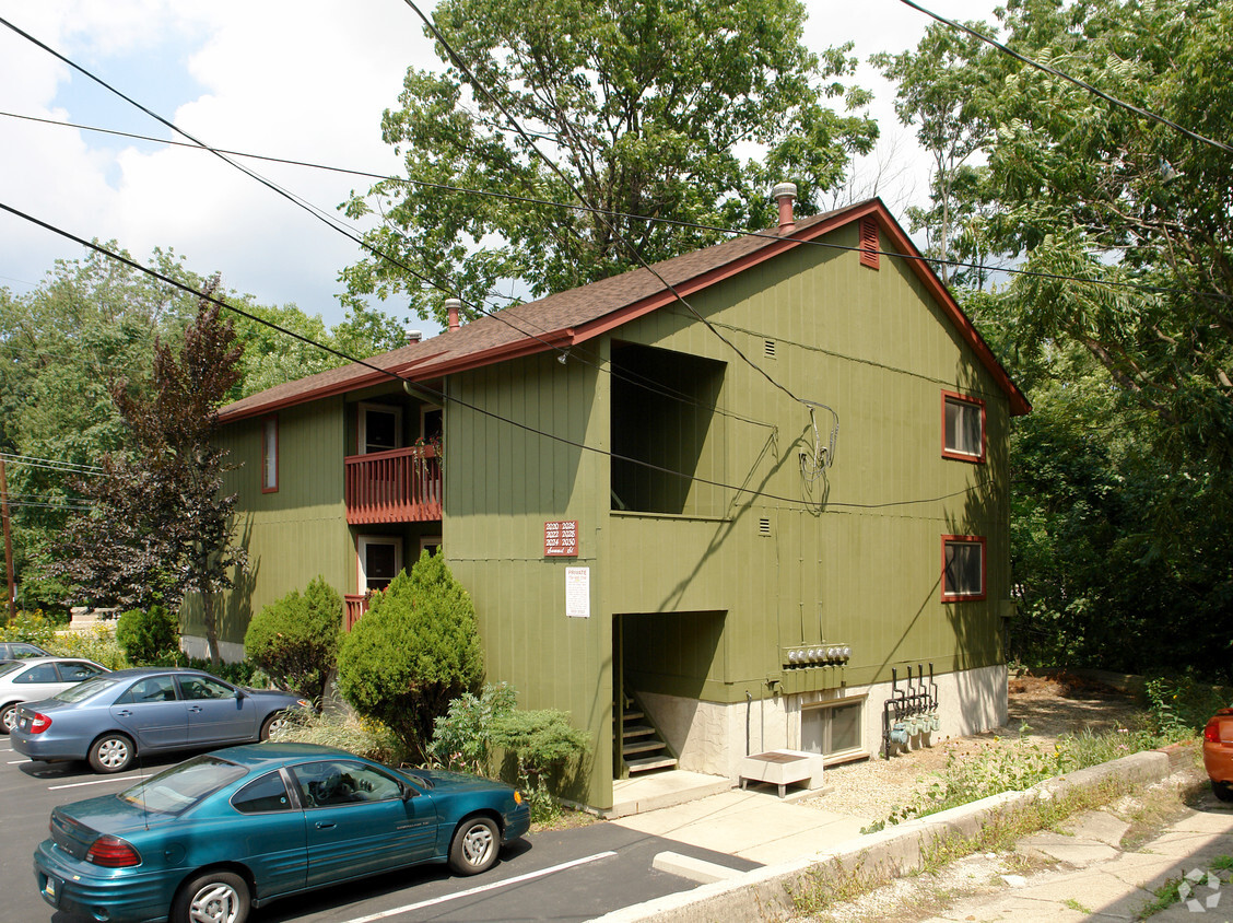 Primary Photo - 2030 Summit St.
