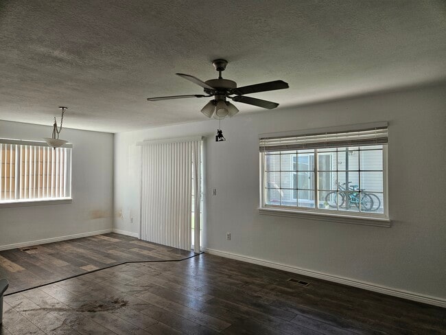 Building Photo - 1046 W 820 S