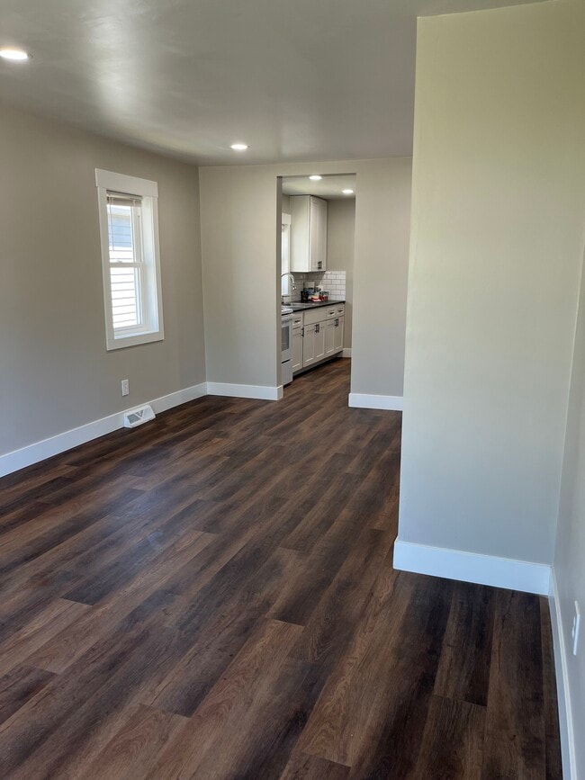 Building Photo - 1320 Fairlawn Ave