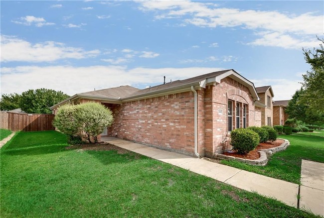 Building Photo - 2112 Pecan Creek Dr