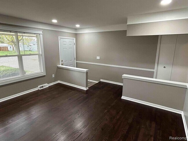 Foto del edificio - 26404 Burg Rd