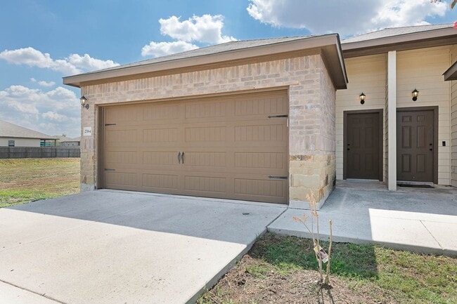 Building Photo - 3 br, 2 bath House - 2584 Pahmeyer Rd.