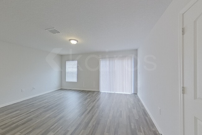 Building Photo - 20 Reindeer Ln