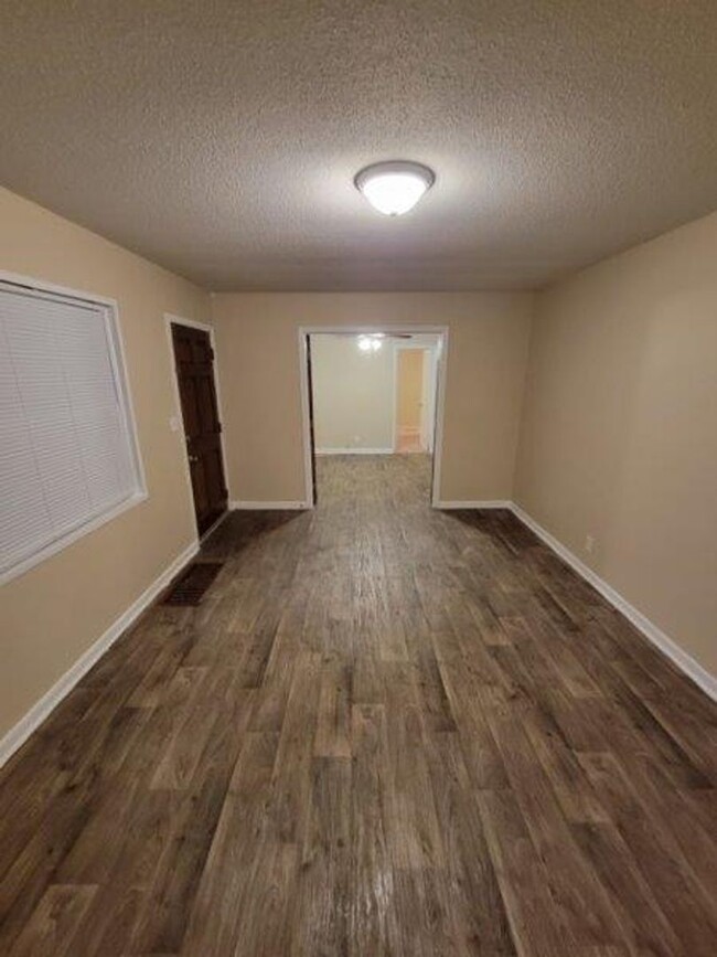 Building Photo - BELOW MARKET RENT!