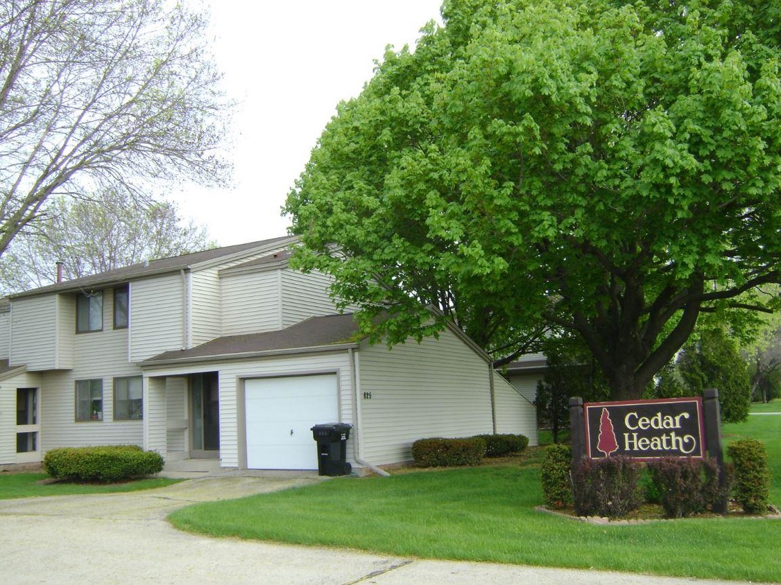 Foto principal - Cedar Heath Townhomes