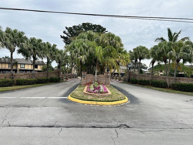 Foto del edificio - 9225 NW 49th Pl