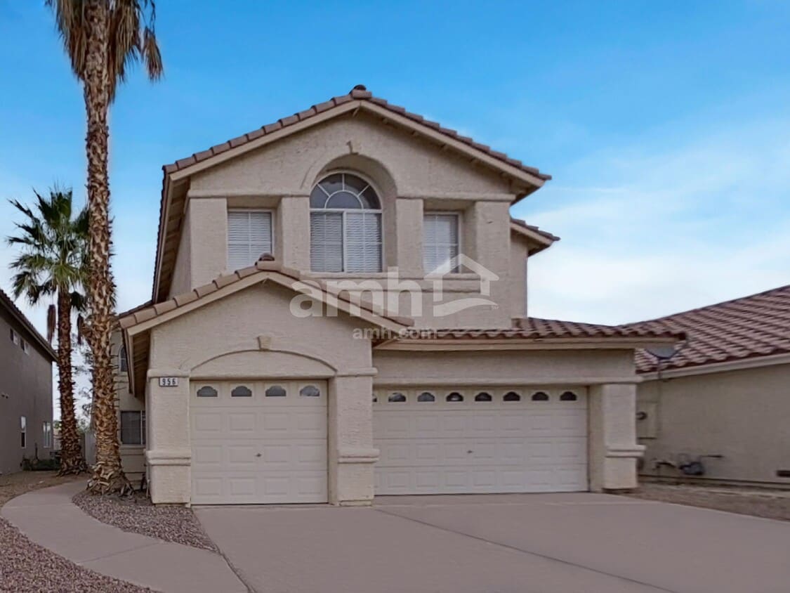 Primary Photo - 956 Rainbow Rock St