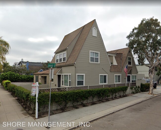Building Photo - 803-807 Jamaica Ct
