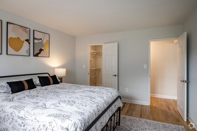 1HAB, 1BA - 750 ft² - Bridgeton Apartments