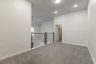 Building Photo - 6578 Scarlet Pond Ln