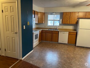 Building Photo - 3217-D 1/2 D 1/2 Rd