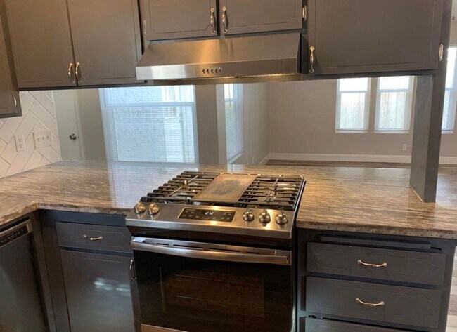 Foto del edificio - For Rent. Beautiful 3Bedroom, 2 Bathroom Home in Northeast Visalia