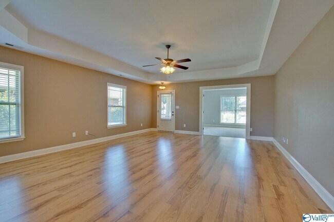 Building Photo - 5010 Montauk Trail SE