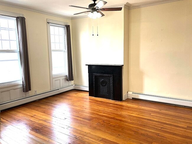 Building Photo - 132 Griffith St