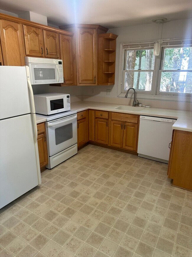 Foto del edificio - Great 3 bedroom two bath ranch home