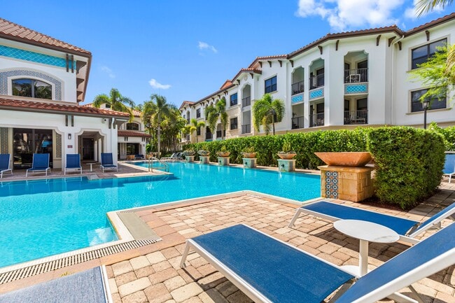 Building Photo - Miramar Park Apartments
