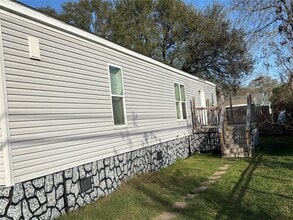Building Photo - 608 Clear Lake Rd