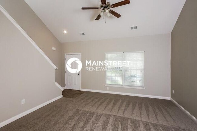 Foto del edificio - 4 Bedroom Pet-Friendly Home in Louisville,...