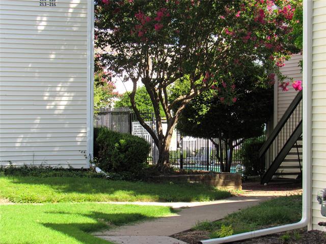 Foto del edificio - 7431 Holly Hill Dr