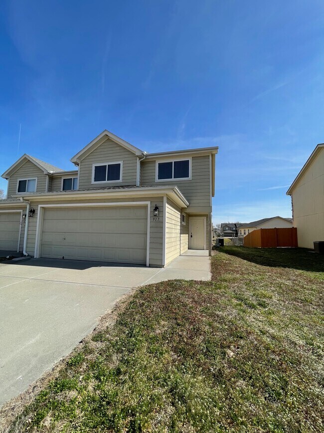 Building Photo - 917 Whitetail Ct
