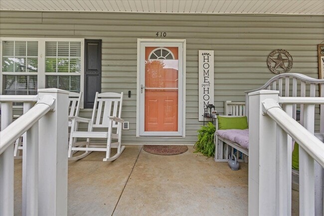 Building Photo - 410 Ashbury Cir