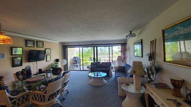Building Photo - 2 Bedroom 2 Bath Furnished Condo