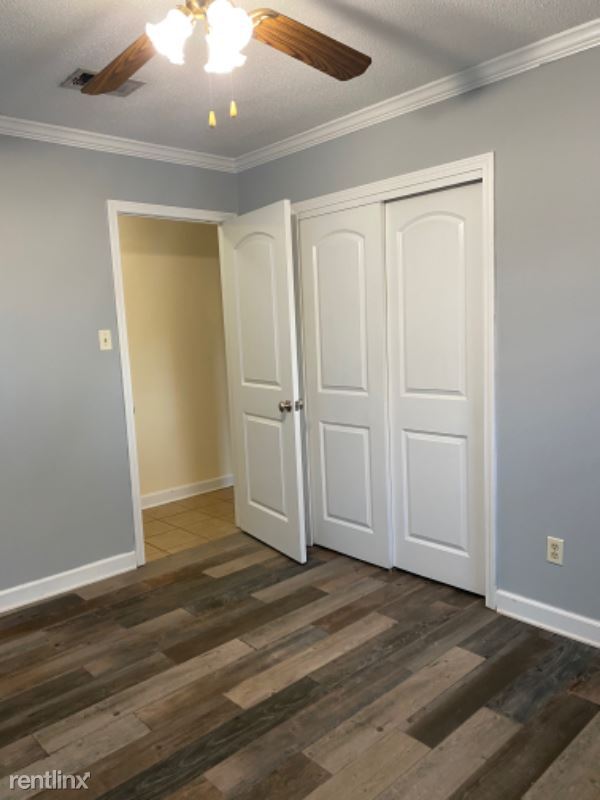 Building Photo - 3 br, 2 bath House - 226 Saratoga Dr