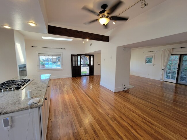 Building Photo - BEAUTIFUL 4BD - 3BA SINGLE STORY HOUSE WIT...