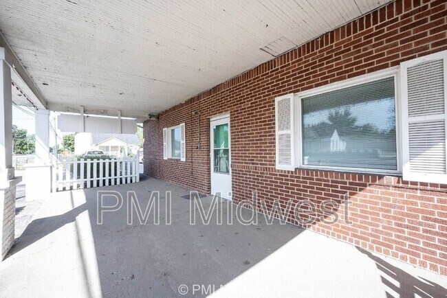 Foto del edificio - 2142 W US Hwy 40