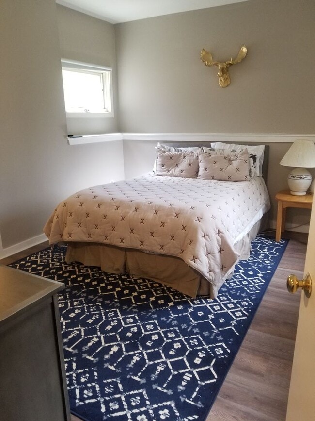 Foto del edificio - $1,800 - 2 Bed, 2 Bath Furnished SUMMER 6 month seasonal available 4/15