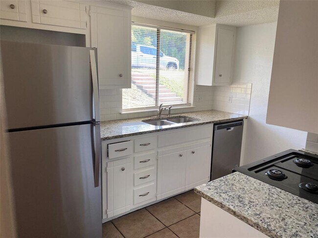 Building Photo - 3218 Tamarron Blvd