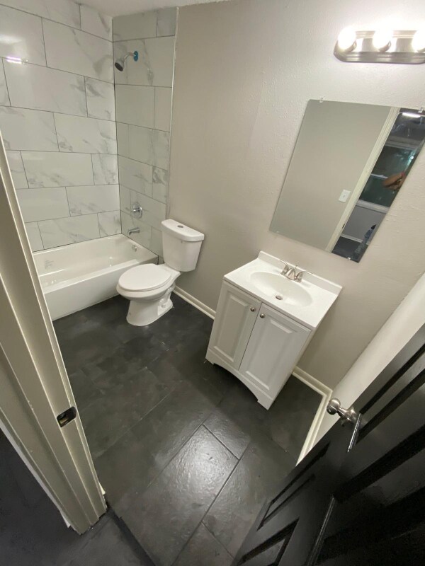Foto del edificio - 823 Haynes St