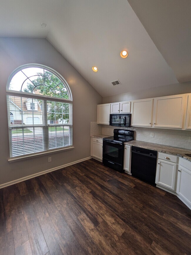 Foto del edificio - 11920 Lambert Bridge Dr