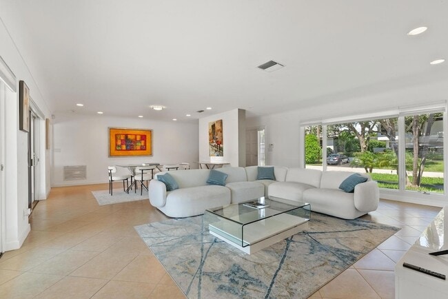 Photo - 3080 NE 43rd St House