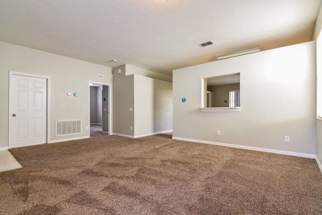 Foto del edificio - 15819 Stags Leap Dr